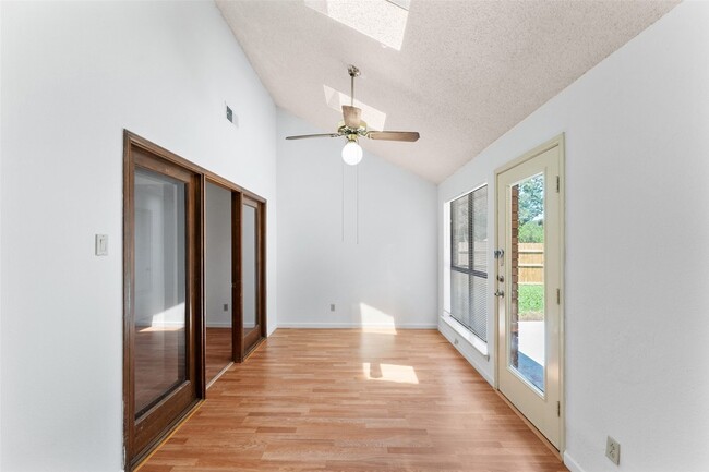 Building Photo - 5406 Meadow Vista Ln