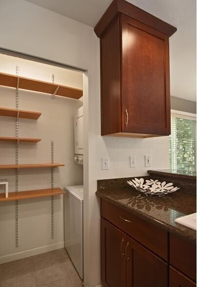 Building Photo - Bright & Stylish 2BD Condo in Prime Ballar...