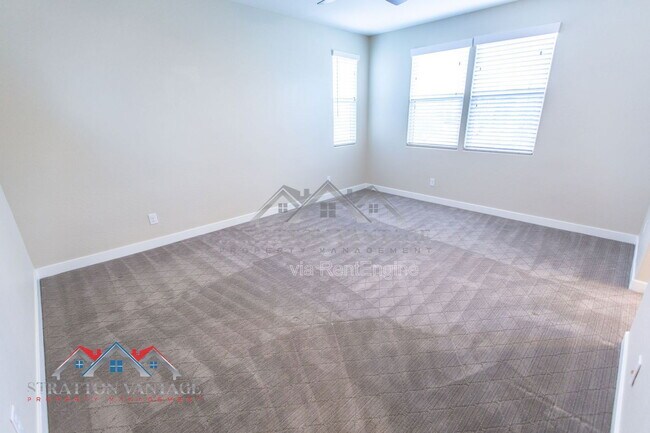 Building Photo - 2095 S Saguaro Dr