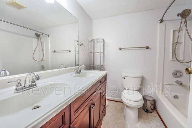 Building Photo - 6410 Kings Landing Rd