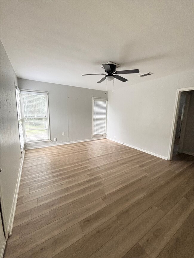 Building Photo - 1519 Leaman Ave