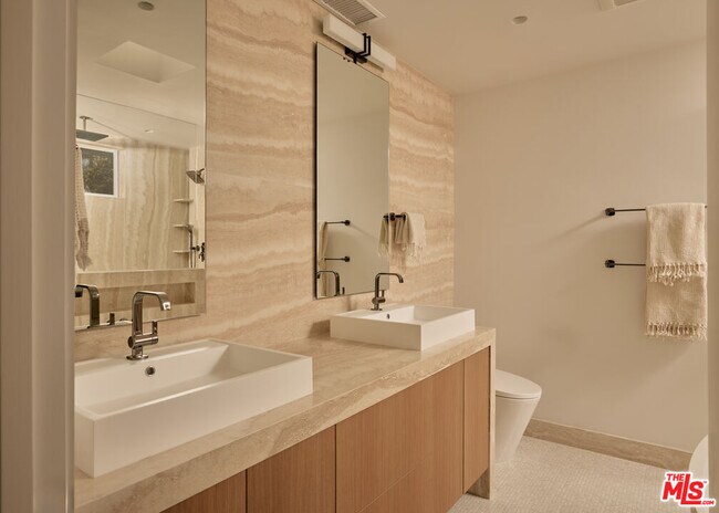 Building Photo - 8593 Hollywood Blvd