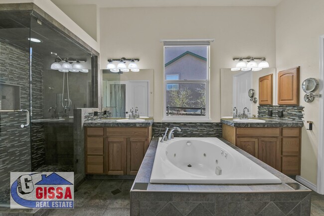 Building Photo - This stunning six-bedroom, three-and-a-hal...