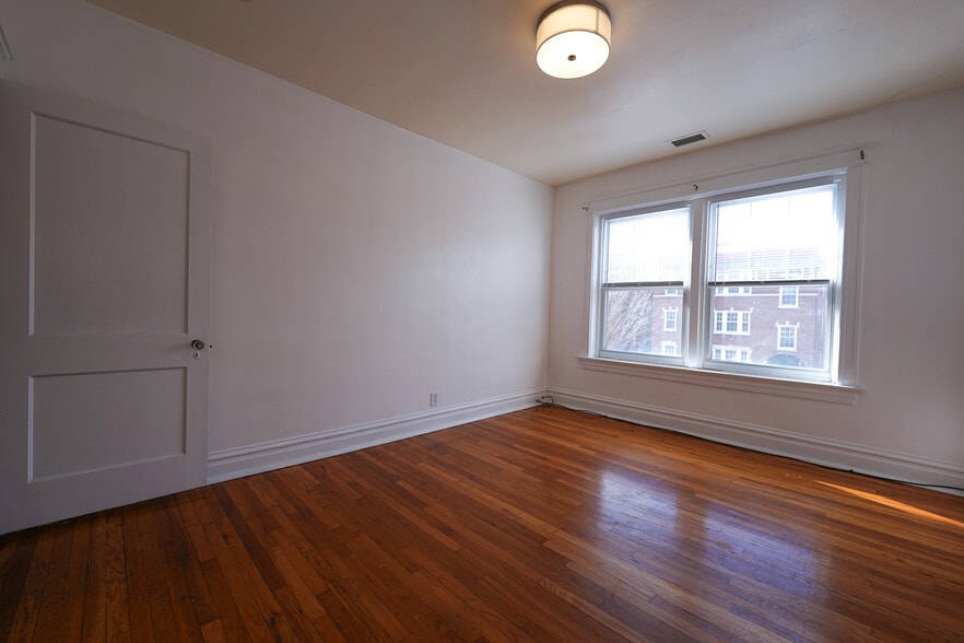 Building Photo - 724 Heman Ave