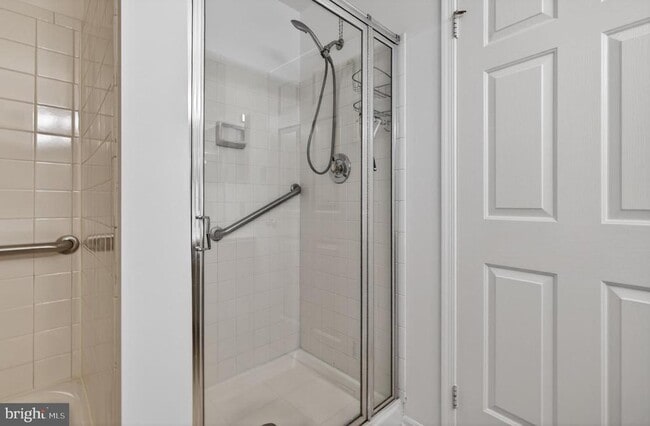 Building Photo - 324 Tuvira Ln