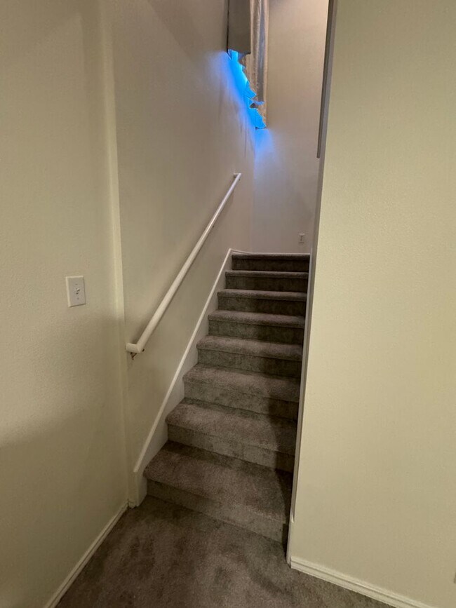 Building Photo - GATED COMMUNITY  |  STONE OAK  |  4 BEDROOMS + HUGE LOFT  |  SMALL LOFT/NURSERY/OFFICE/  |  EXCEL...