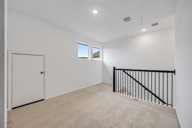 Building Photo - 7223 Blue Gentiana Ln