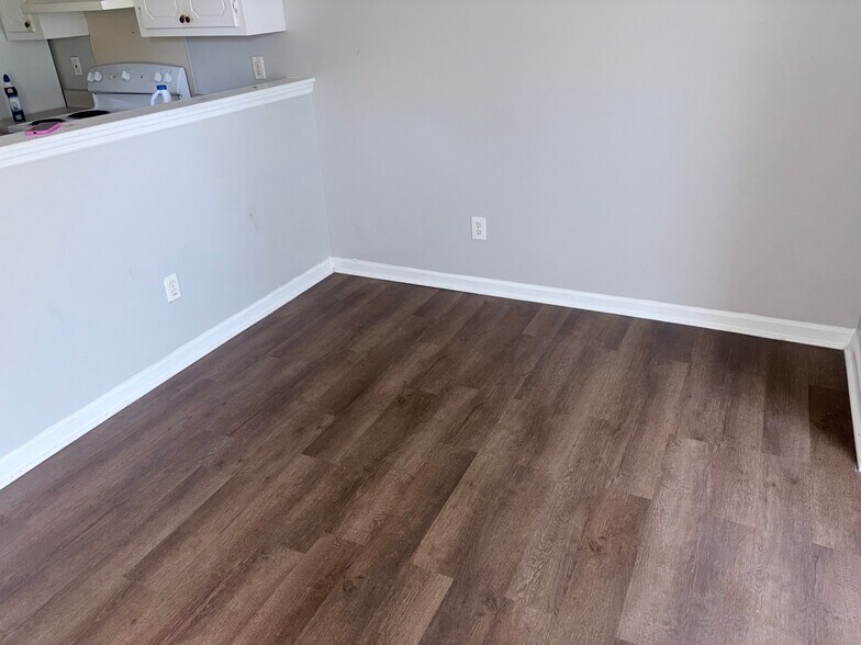 Building Photo - 4062 Cedars Pkwy
