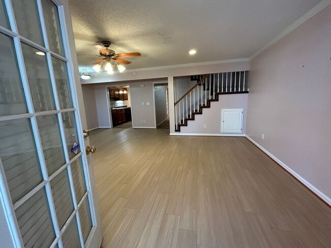 Building Photo - 273 Ivy Pl