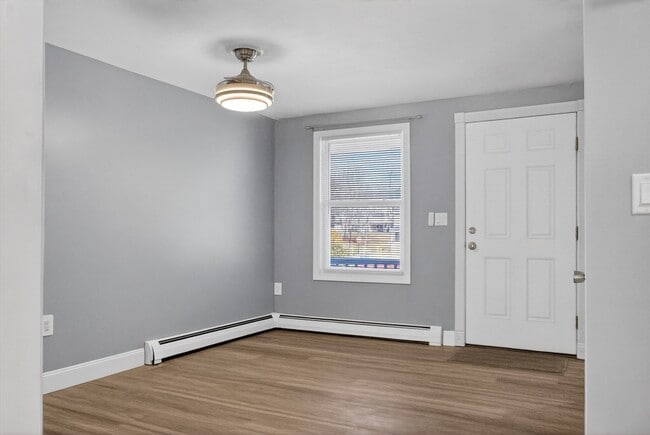 Building Photo - 213 Bayberry Hill Ln