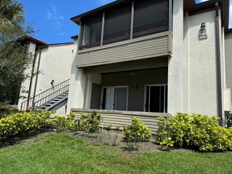 Building Photo - 10263 Gandy Blvd N