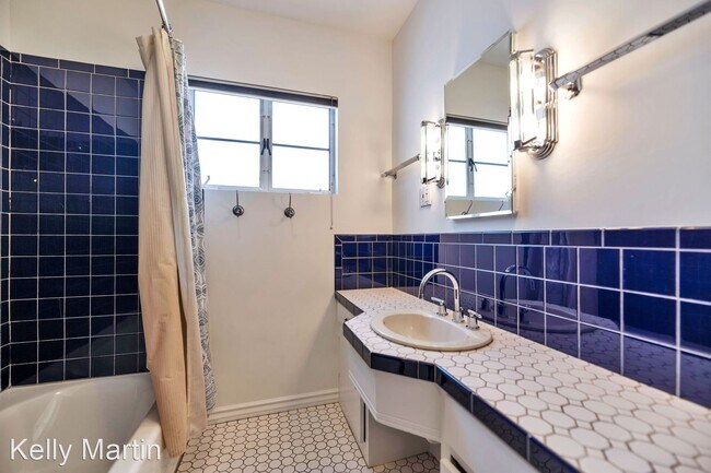 Building Photo - 2 br, 1 bath House - 315 W. Virginia Ave