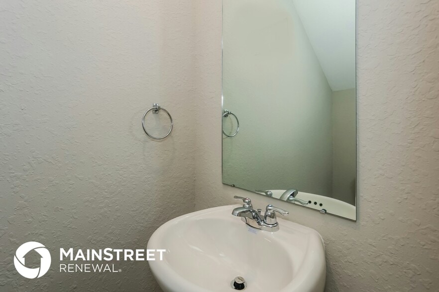 Building Photo - 522 Firethorn Ct