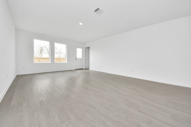Building Photo - 29643 Knollwood Bay Rd