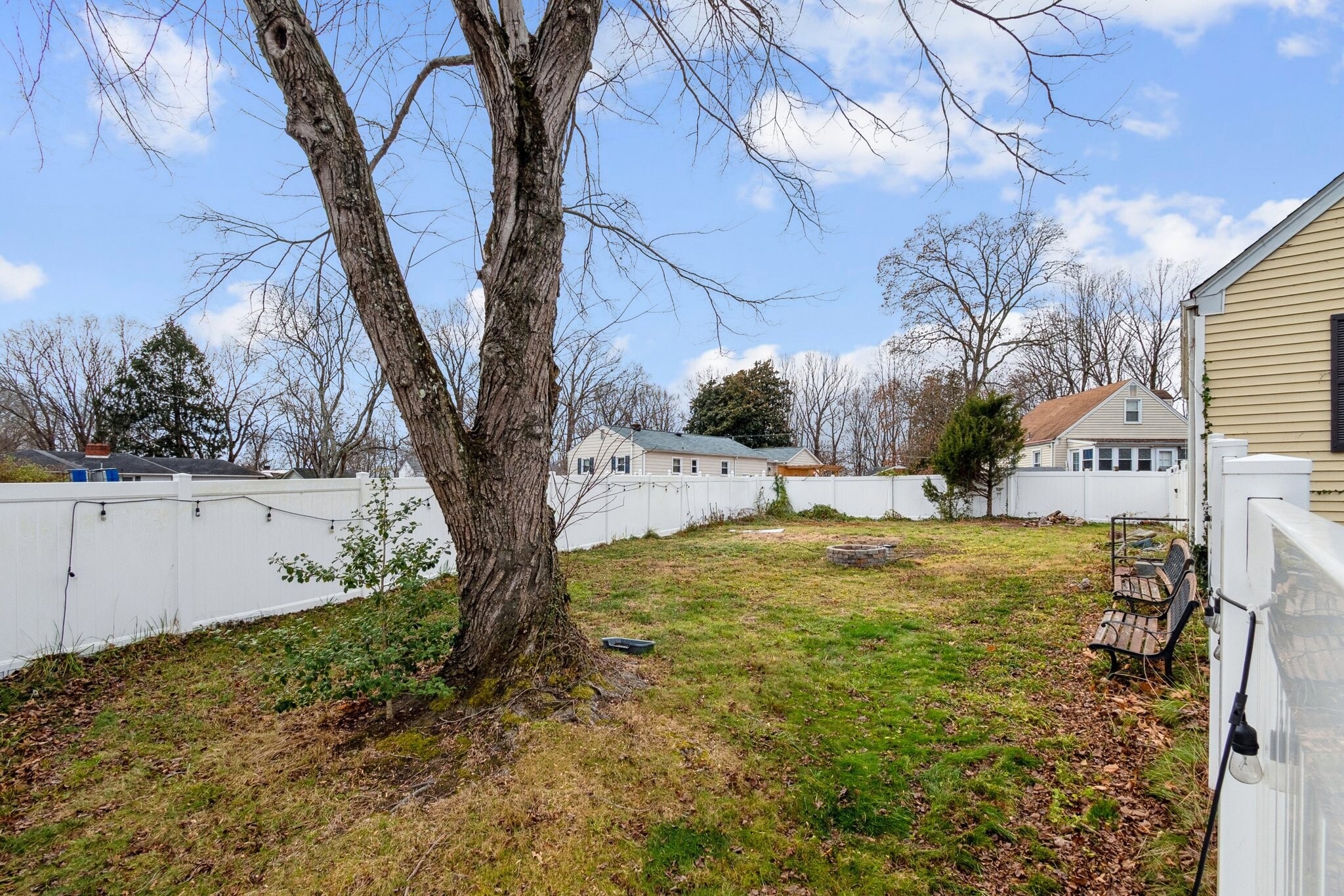 Building Photo - 14615 Crescent Dr