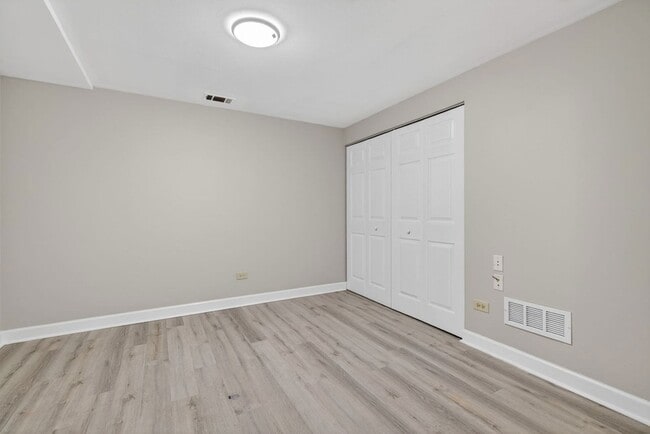 Building Photo - 115 Colonial Pkwy