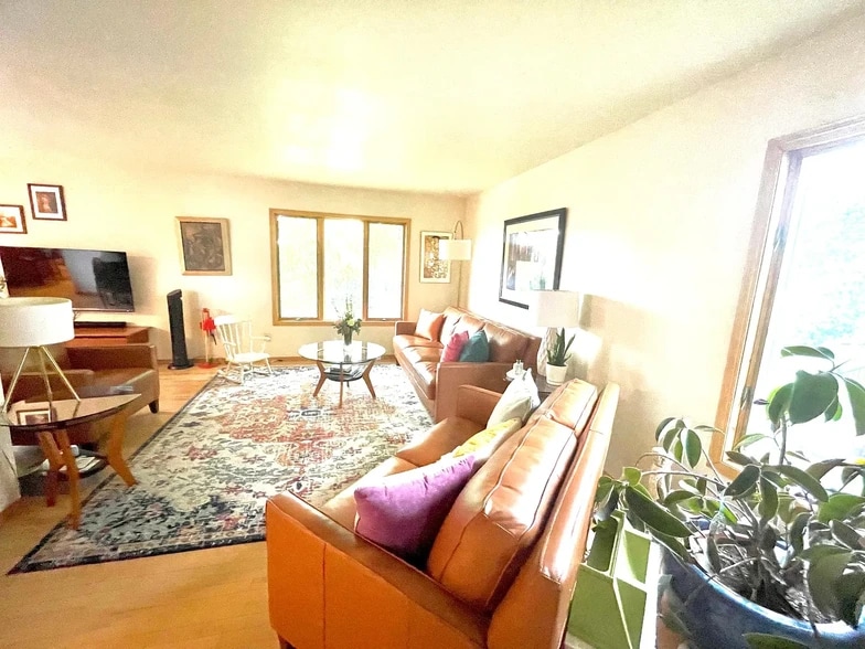 Building Photo - 3303 Prairie Rd