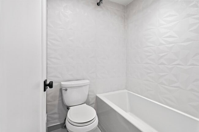 Building Photo - 766 Spinnaker Ct