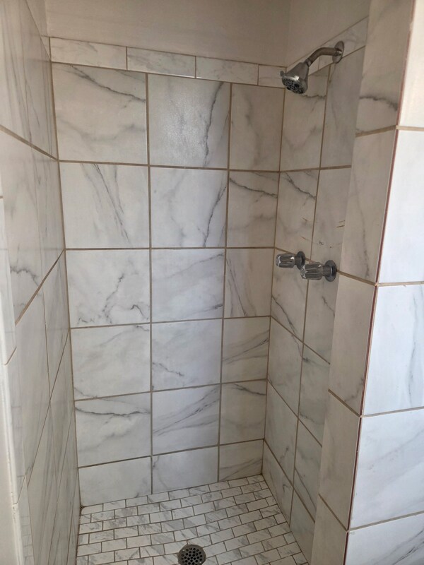 Building Photo - 5620 Salem Dr