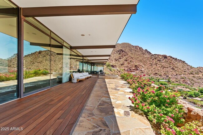 Building Photo - 4925 E Red Rock Dr