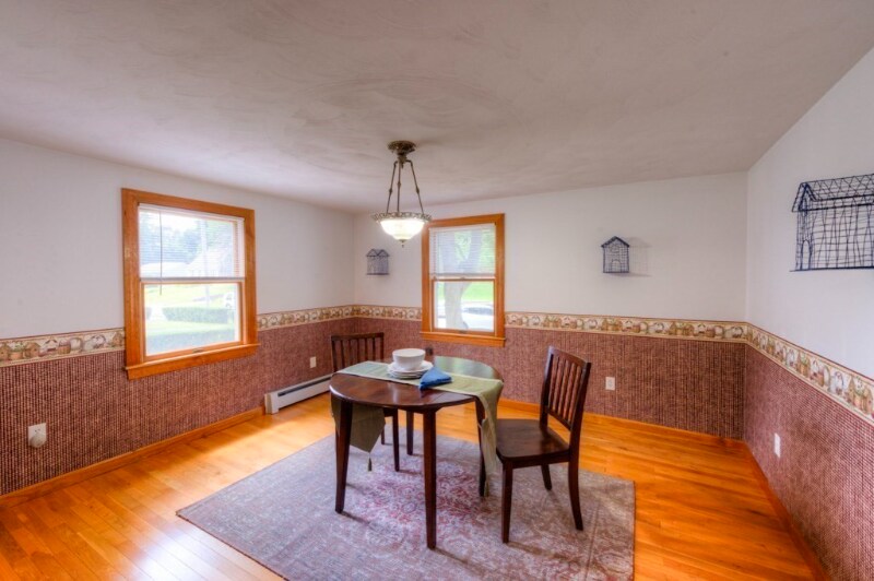 Building Photo - 20 Falcon St