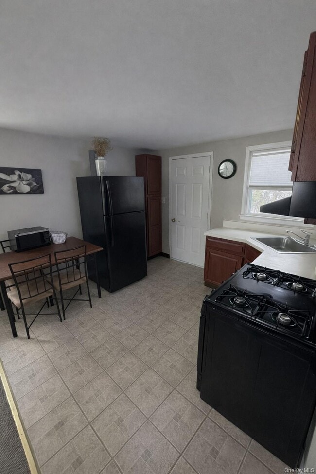 Building Photo - 308 Kansas St