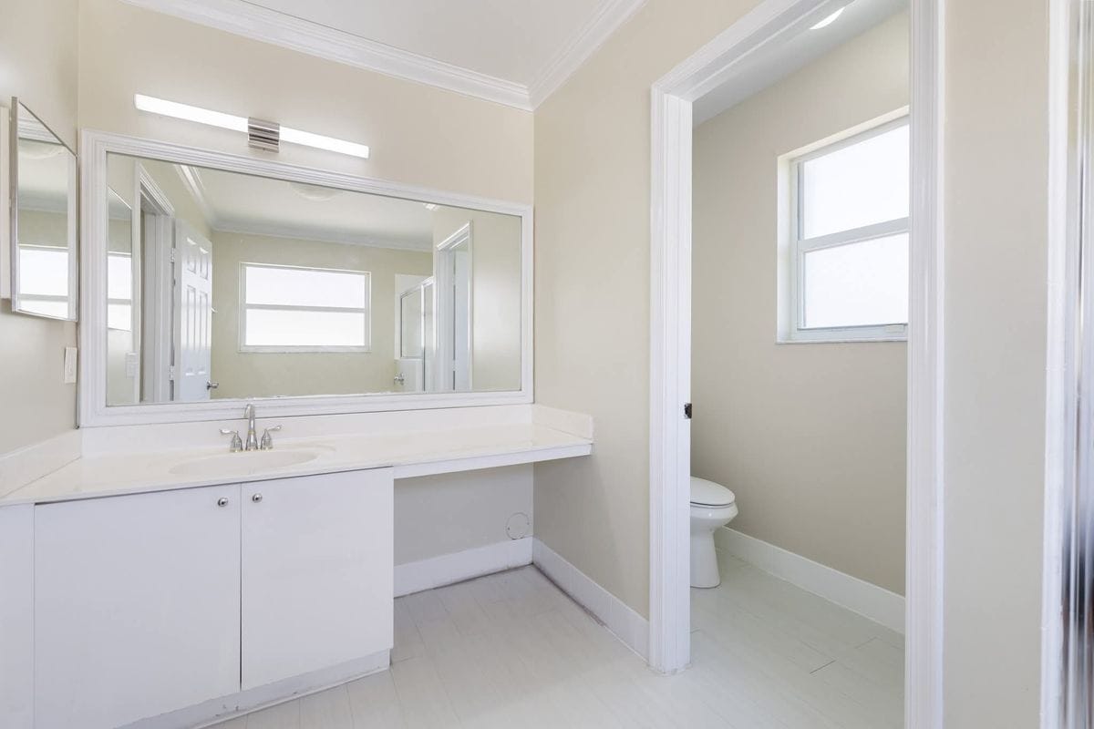 Building Photo - 1512 SW 106th Ave