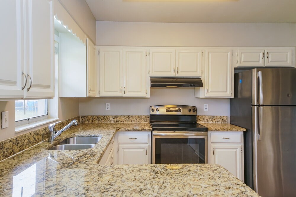 Building Photo - 2141 Kendall Ct