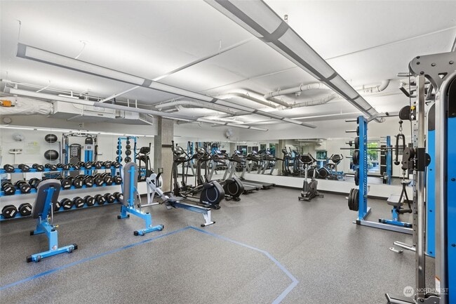 Building Photo - 1 Bedroom Condo 2 Blocks from Waterfront!