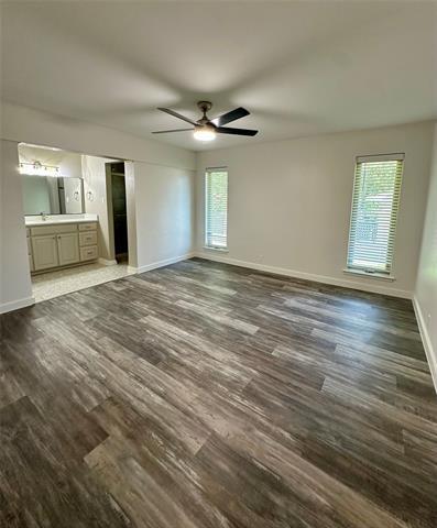 Building Photo - 120 Lakeway Dr