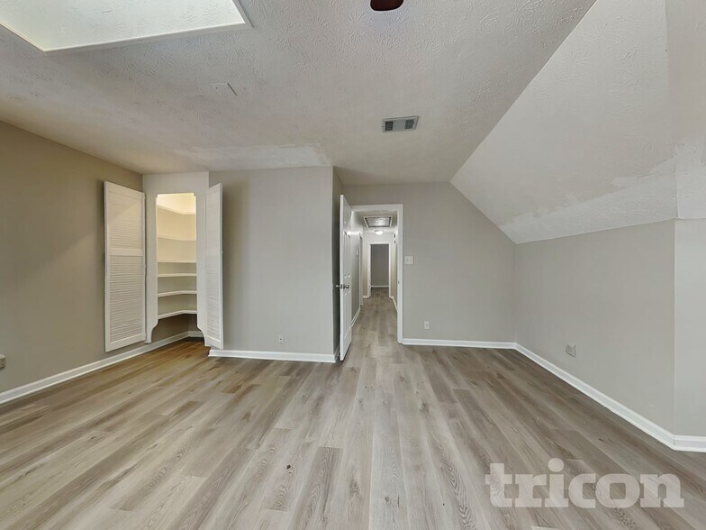 Building Photo - 135 Clearbrook Way