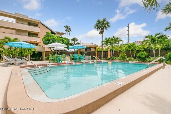 Building Photo - 1101 S Miramar Ave