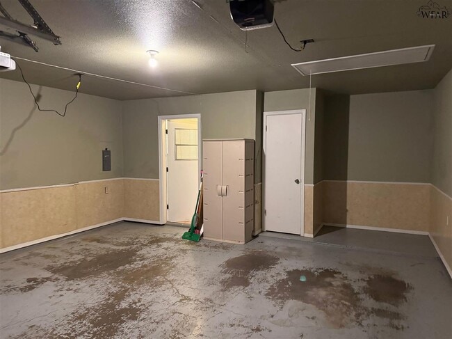 Building Photo - 4614 Trailwood Dr