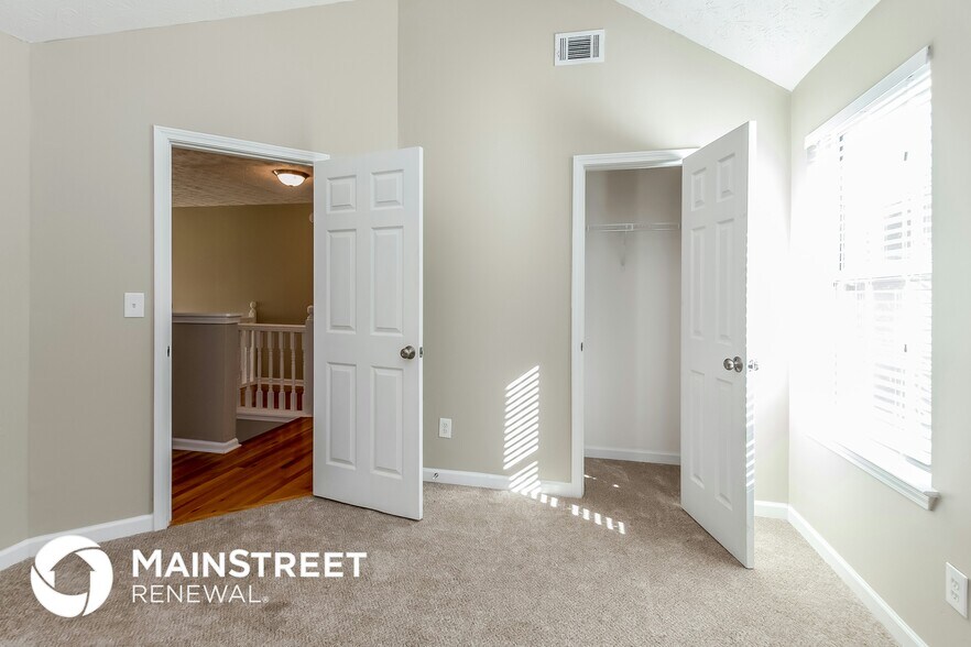 Building Photo - 3120 Lake Port Dr SW