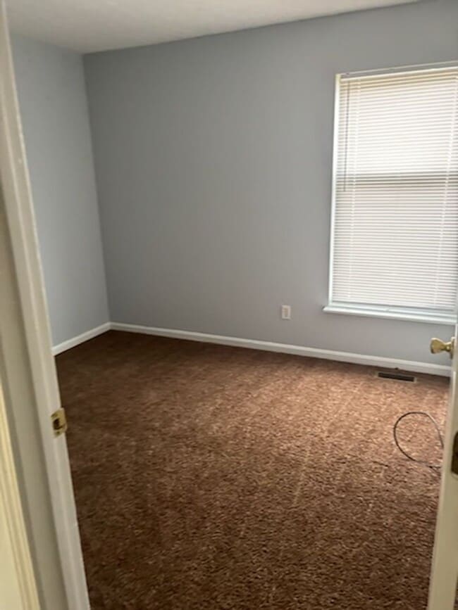 Building Photo - RH - 2512