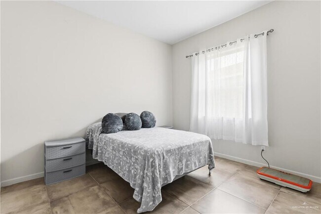 Building Photo - 19 Escondido Pass