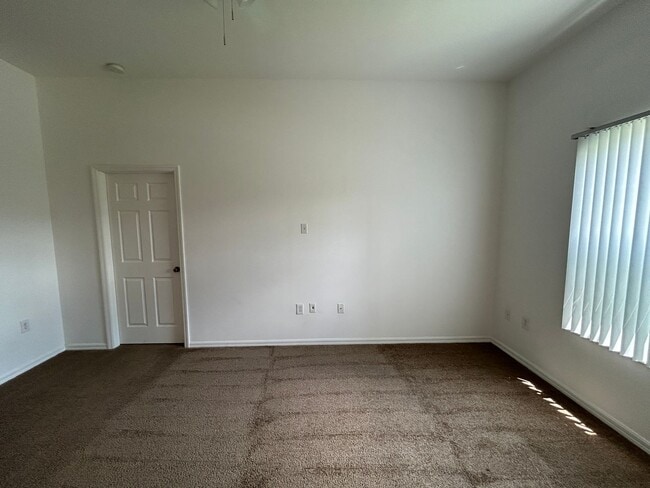 Building Photo - 15111 Hawks Shadow Dr