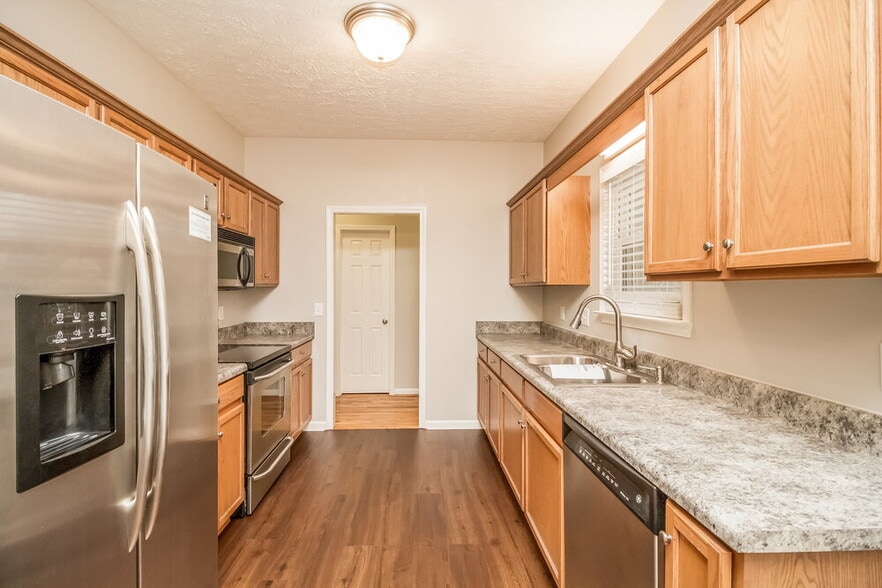 Building Photo - 2913 Waywood Dr
