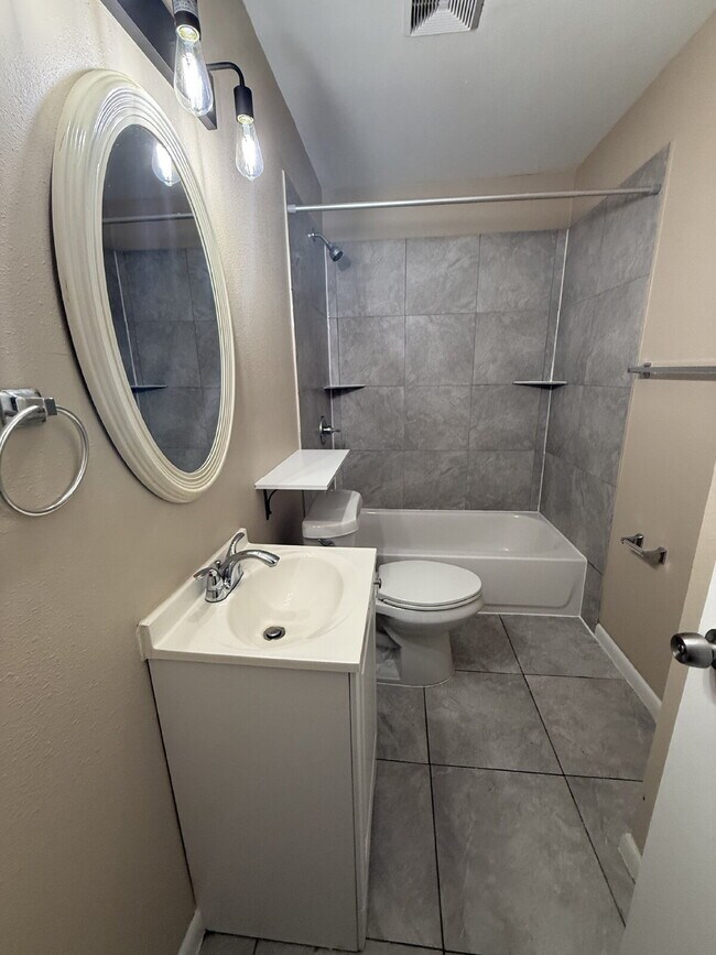 Building Photo - "Charming 4-Bedroom Dallas Retreat with 2 ...