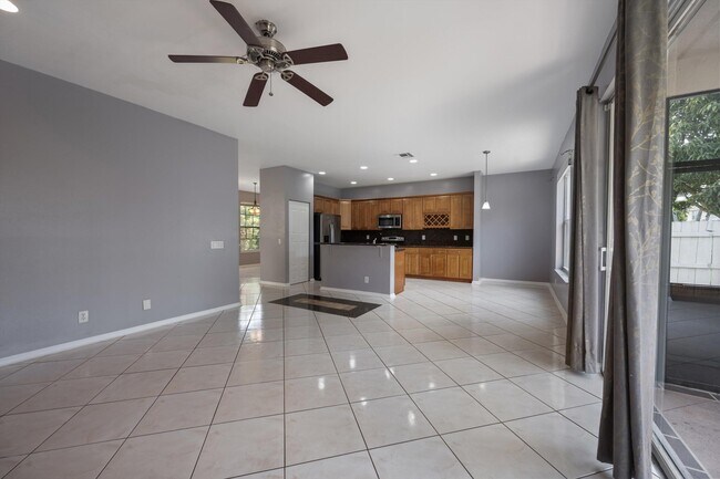 Building Photo - 3578 Chesapeake Cir
