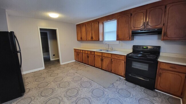 Building Photo - 801 E 6th St