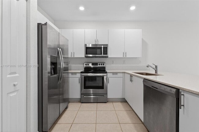 Building Photo - 2662 SE 10th St