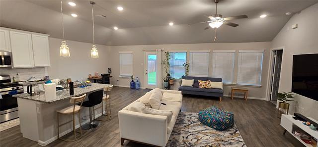 Building Photo - 14220 Aberavon Dr