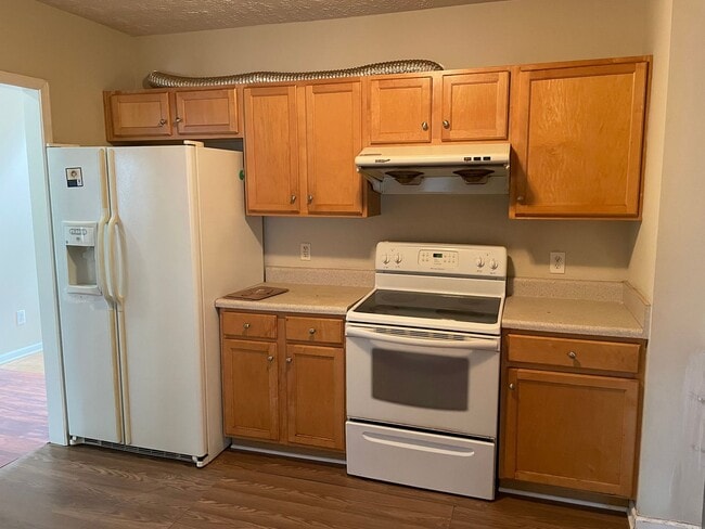 Building Photo - Lovely 3 Bed/2.5 Bath Townhome for lease i...