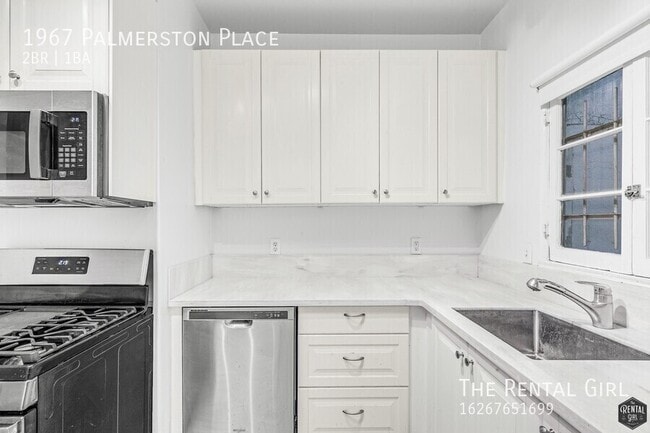 Building Photo - 1967 Palmerston Pl