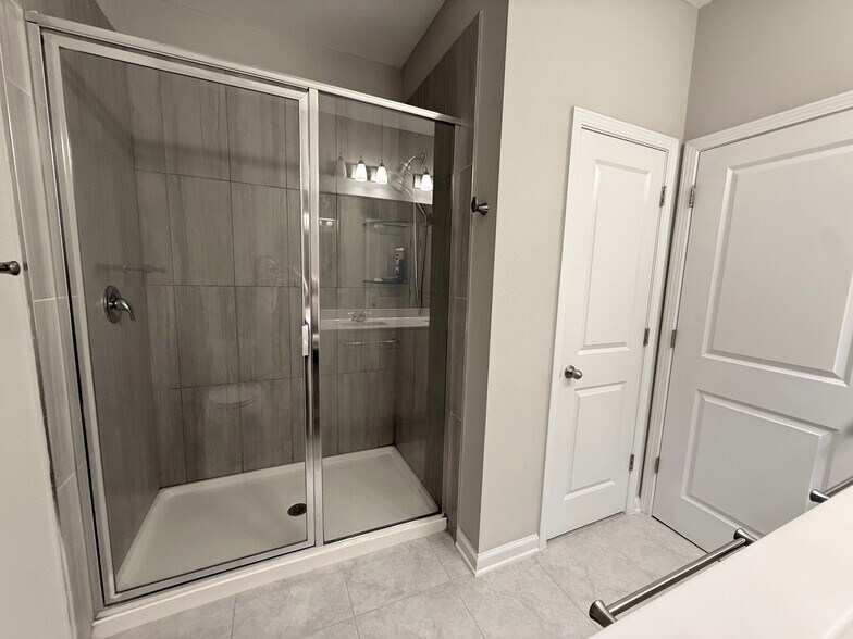 Building Photo - 7161 Jareth Dr