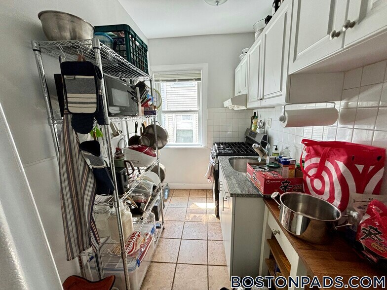 Building Photo - 69 Raymond Ave