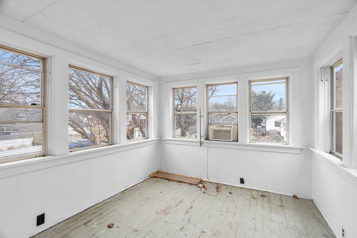 Building Photo - 2203 McCausland Ave