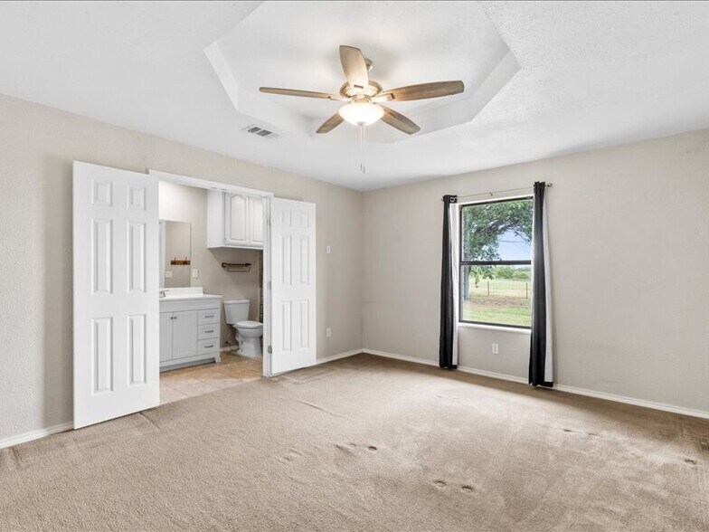 master to restroom - 9395 Green Springs Cir