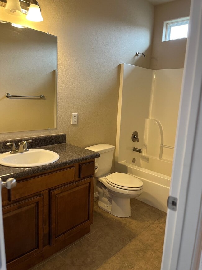 Building Photo - 4500 W Sweetgum Ln